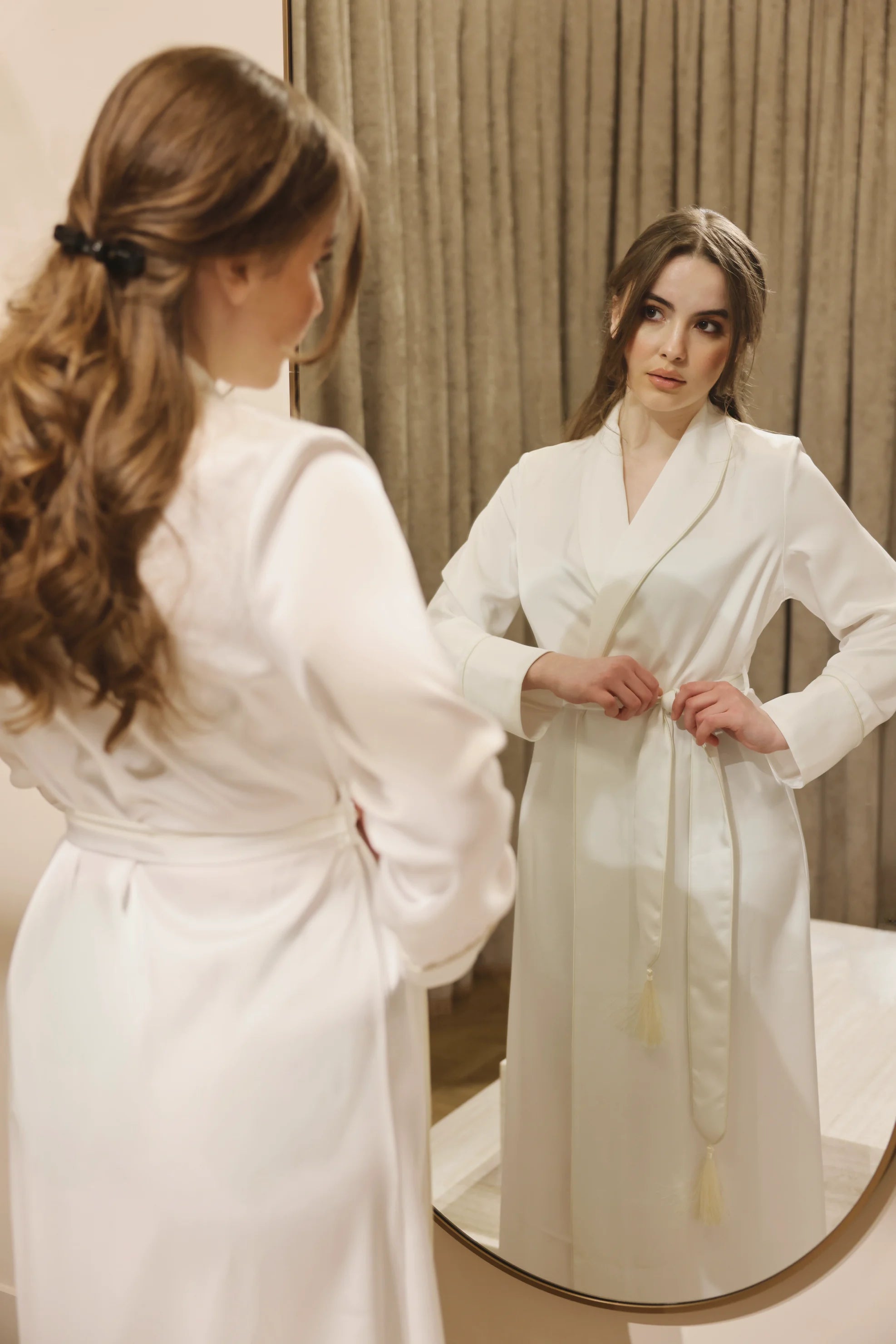 Babush Élise ivory satijnen badjas model