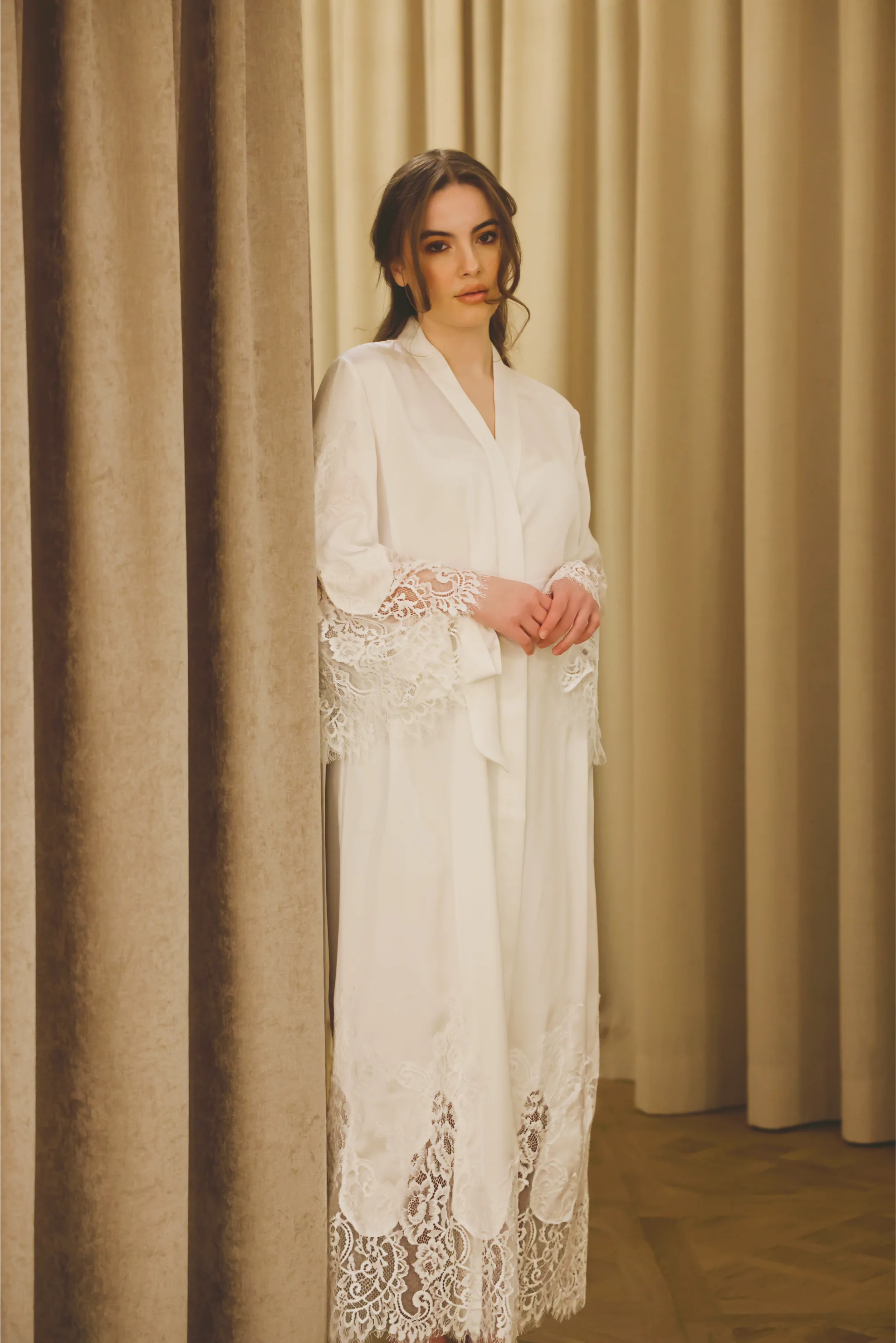 Babush Celeste ivory satijnen bridal badjas model